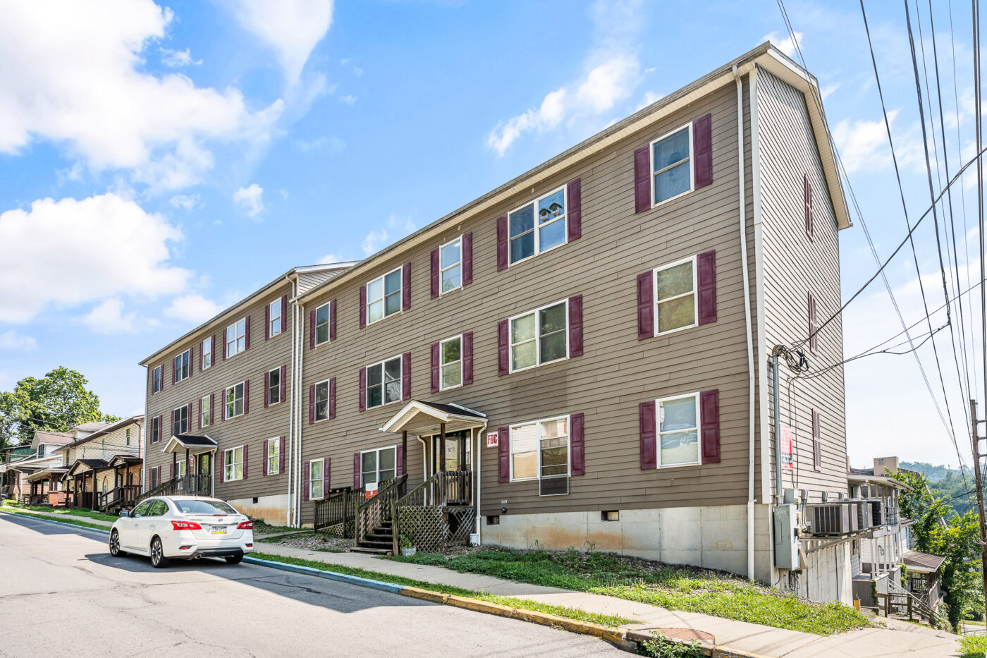 252, 527 Grant Ave-31