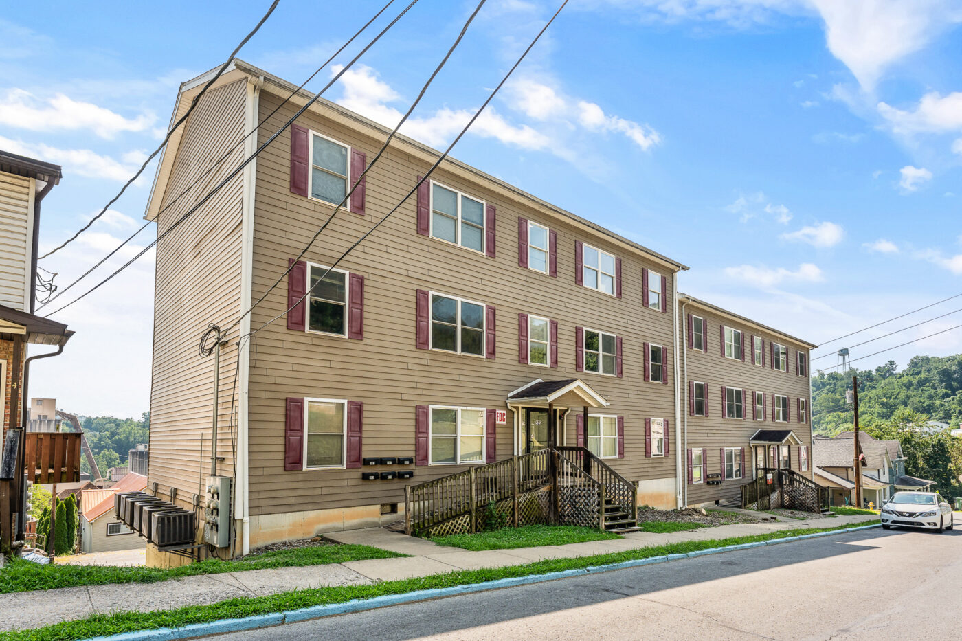 252, 527 Grant Ave-33