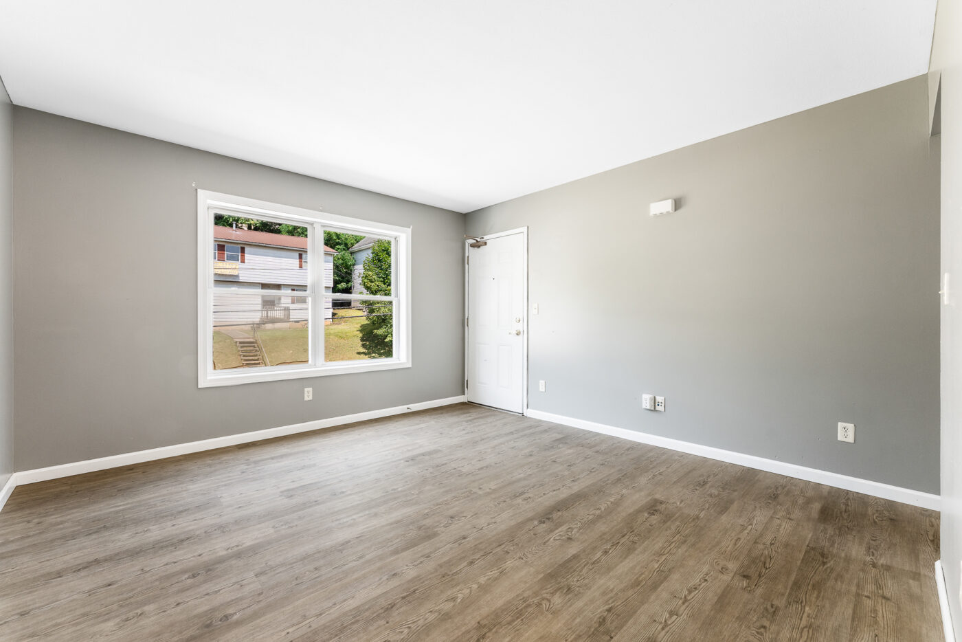 252, 527 Grant Ave-7
