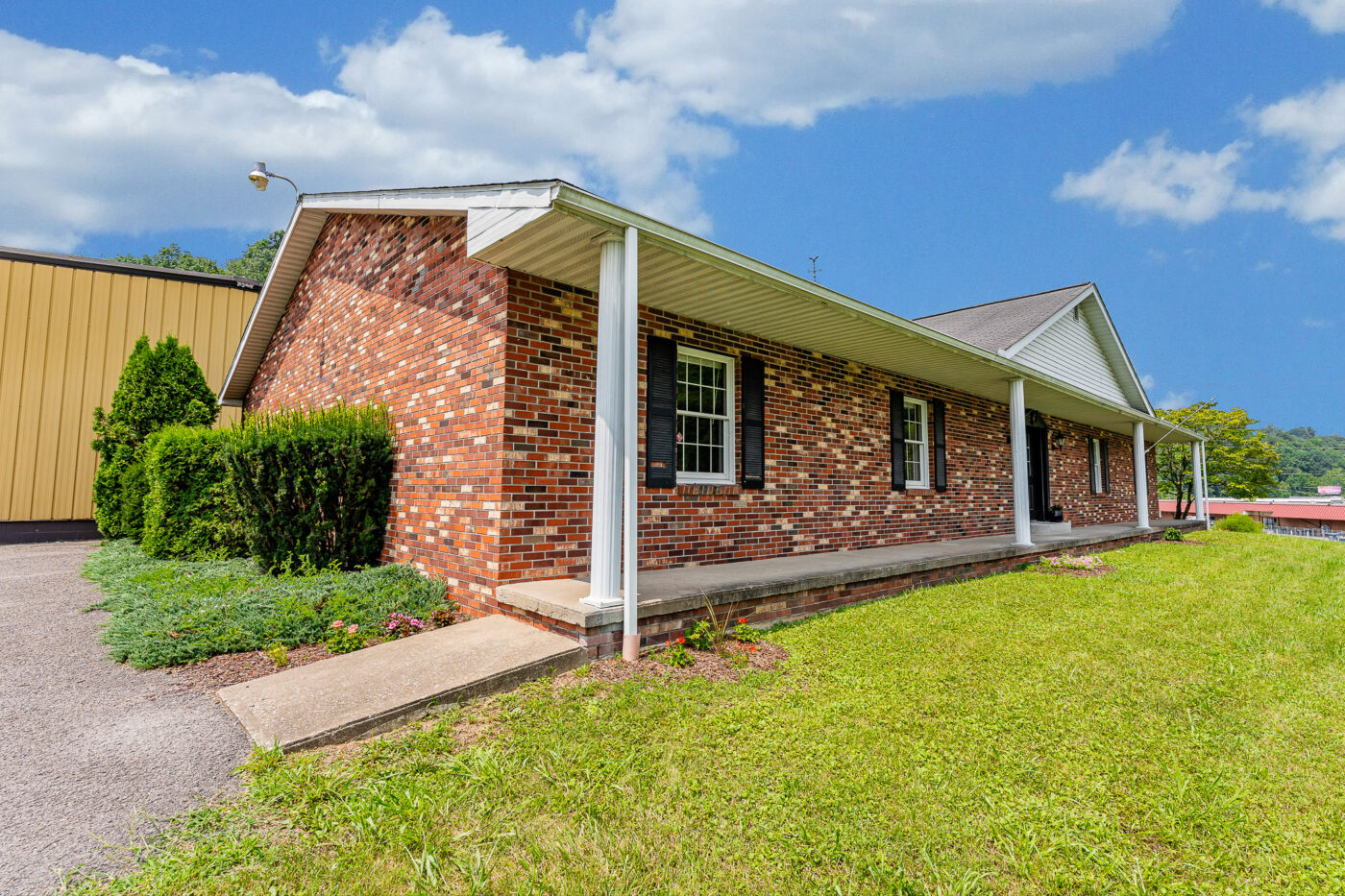 1065 Greeenbag Rd-35