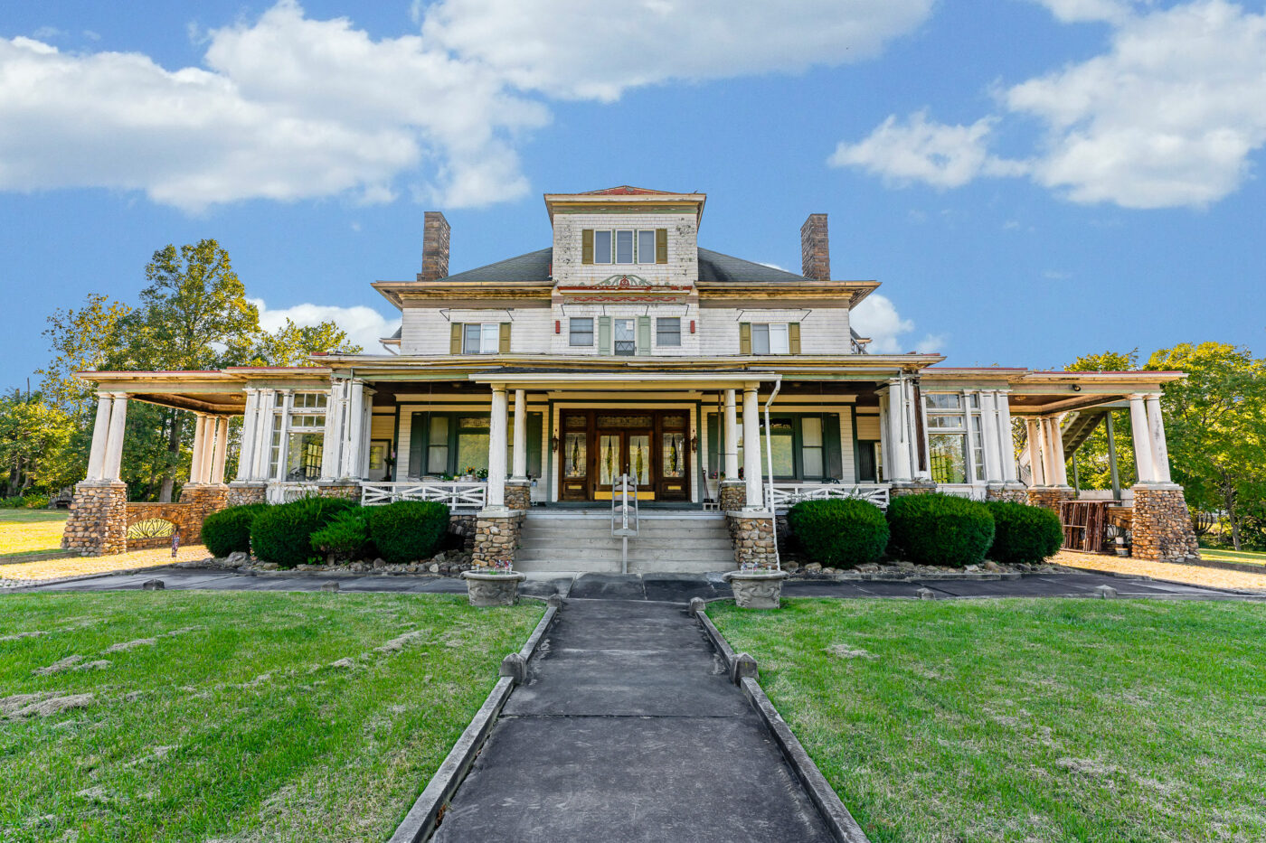 1266 National Pike Hopwood PA-53