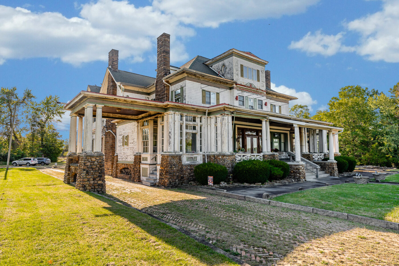 1266 National Pike Hopwood PA-61