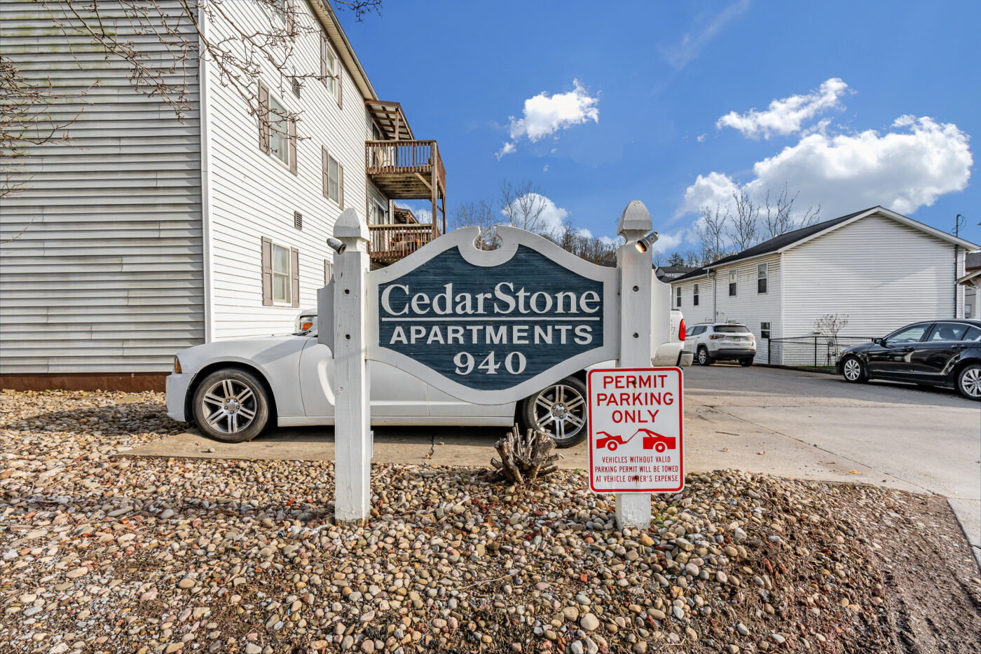 940 Stewart St Exterior-9