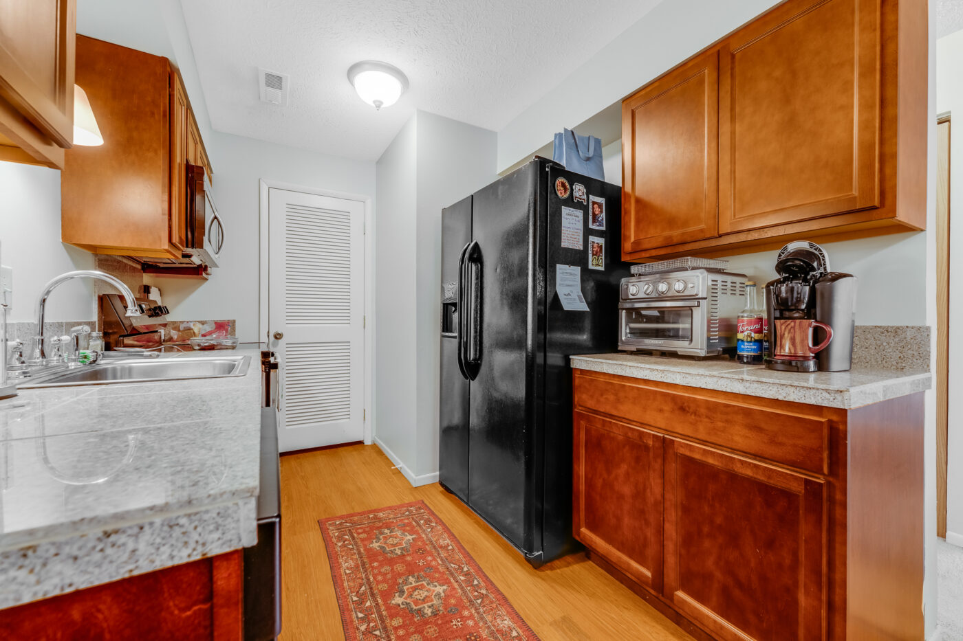 940 Stewart St Interior-27