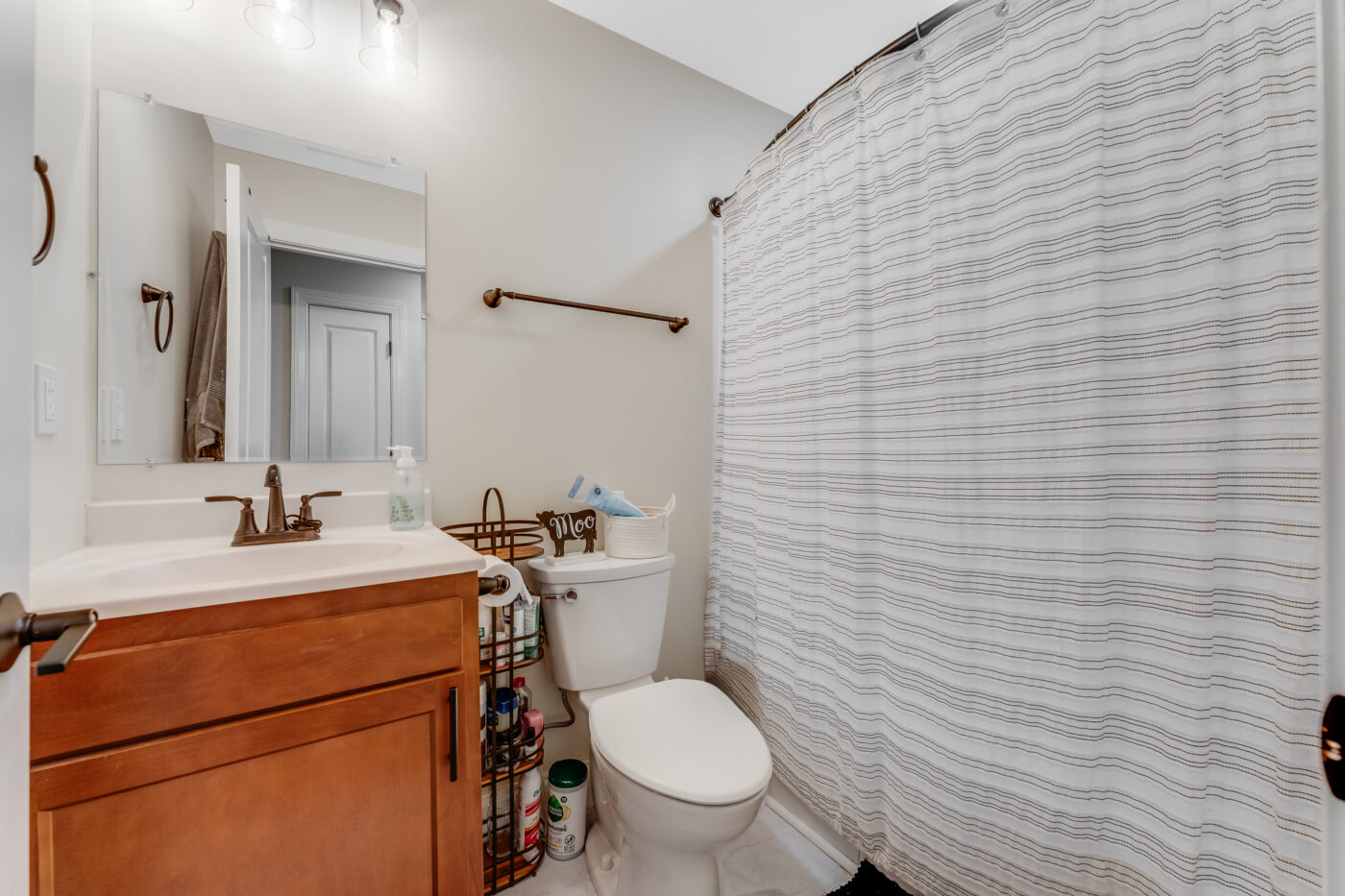 940 Stewart St Interior-51