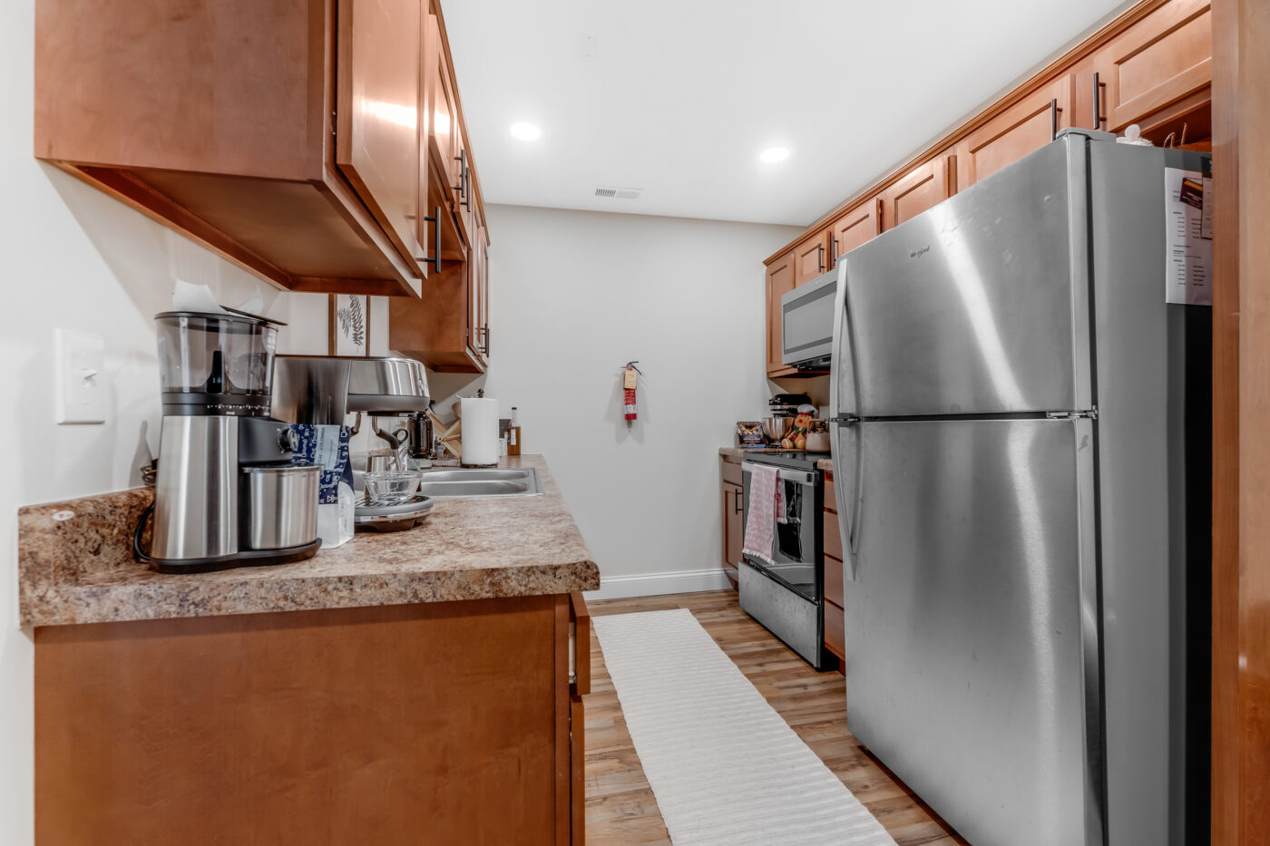 940 Stewart St Interior-57