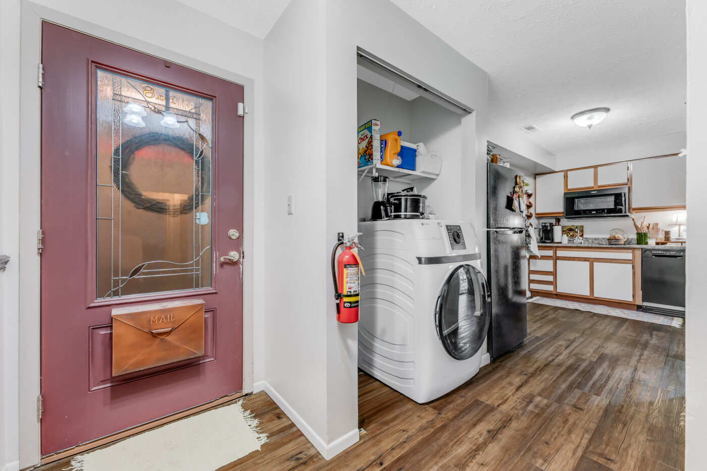 940 Stewart St Interior-6