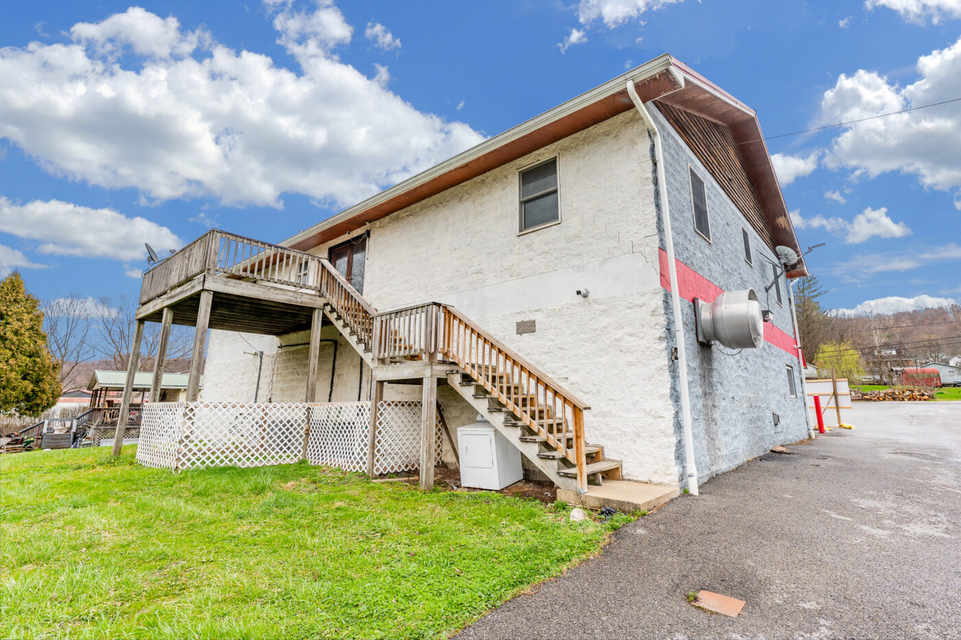 154 Bridge Street, Junior, WV-64