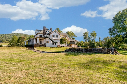 1266 National Pike Hopwood PA-51