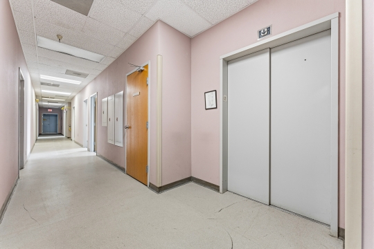 501 Locust Ave-33