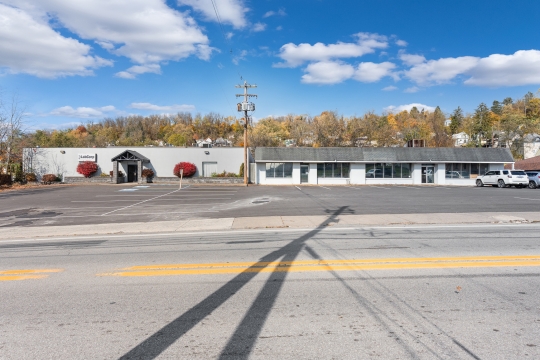 501 Locust Ave-45