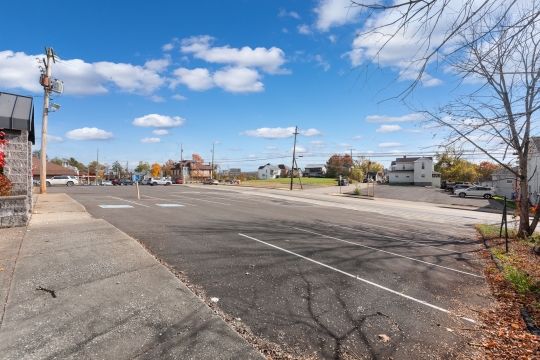 501 Locust Ave-48